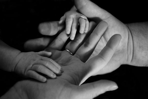 Guide complet pour des souvenirs individuels de mains en famille